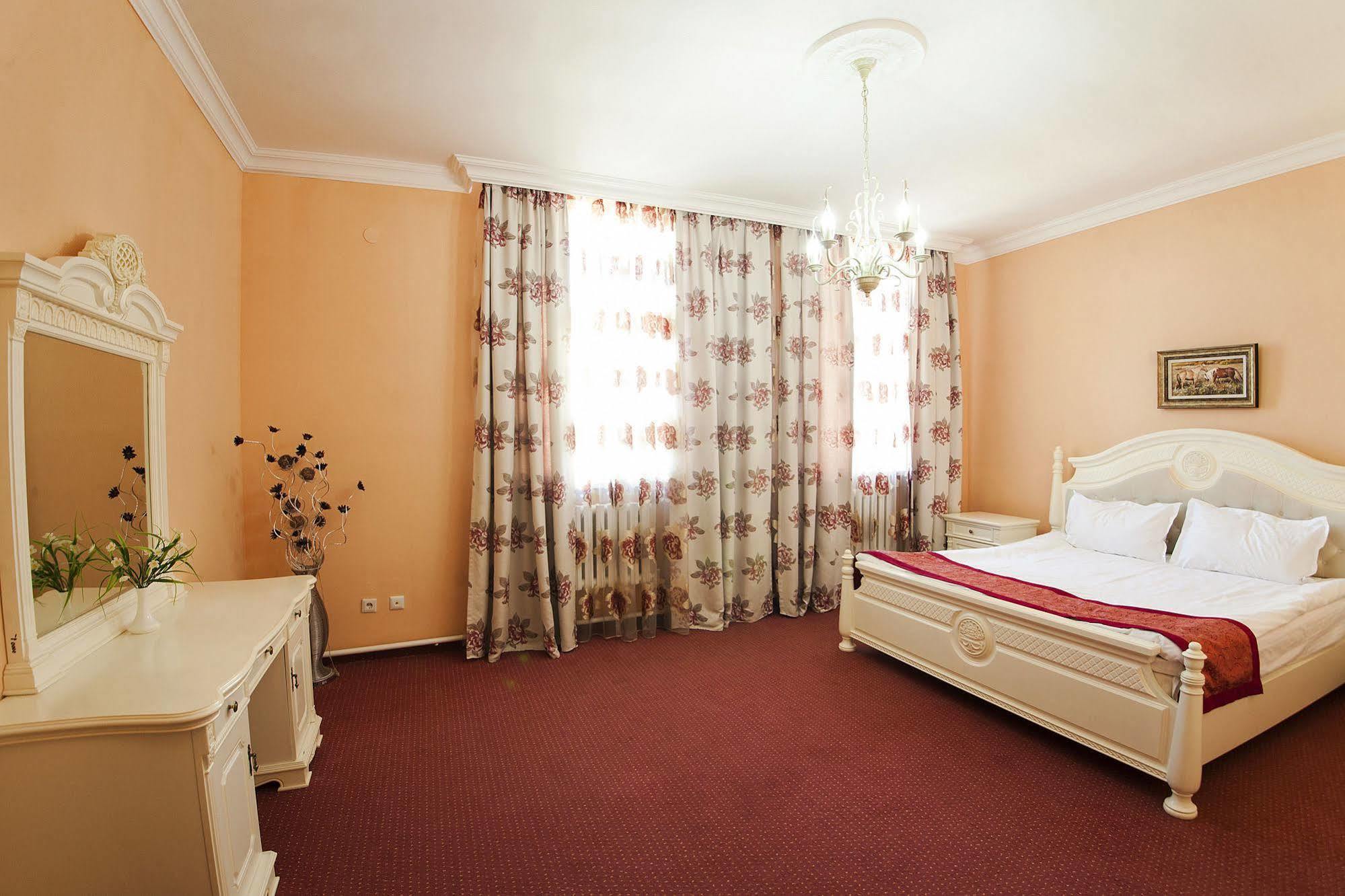 San Marino Hotel Astana Exterior photo
